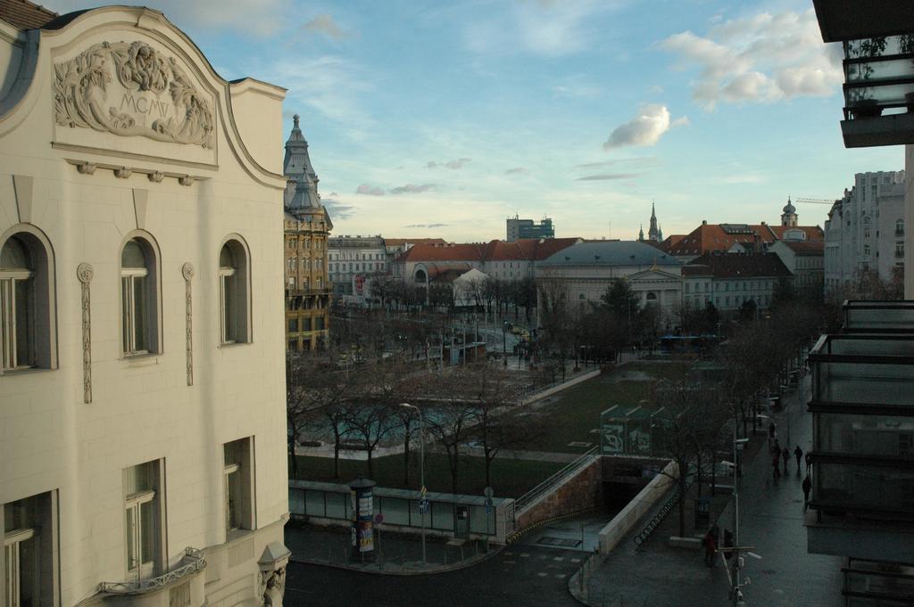 Be A Budapester3 Стая снимка